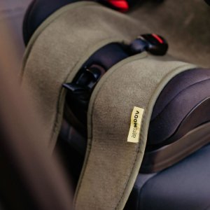 Housse confort air layer pour siège auto groupe 2/3 avec jambes moss Aeromoov