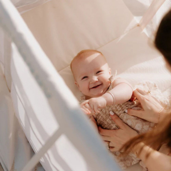 Lit de voyage instant confetti hearts Aeromoov