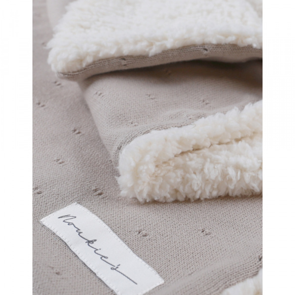 Couverture en tricot 75x100cm tender beige avec sherpa - mix and match Noukies