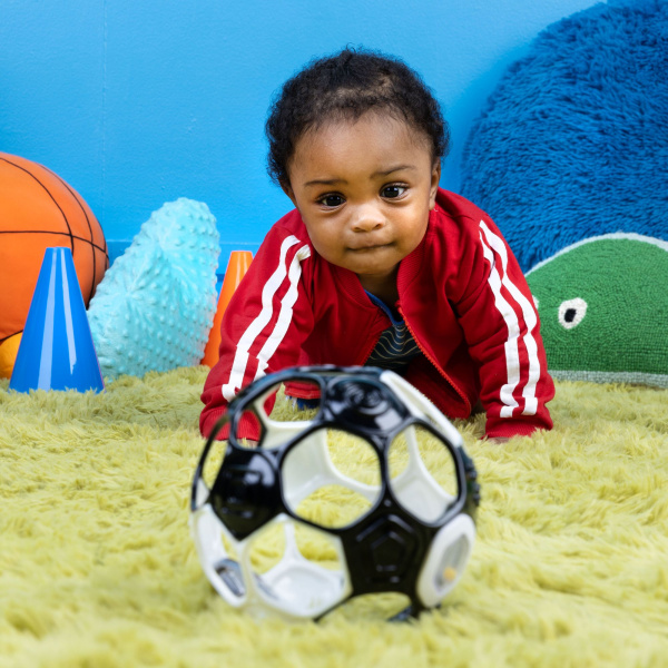 Hochet ballon de foot - noir/blanc Oball