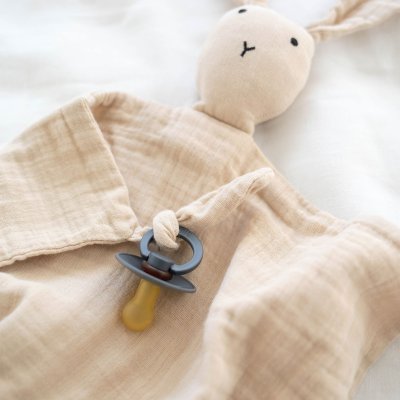 Doudou lange lapin beige clair