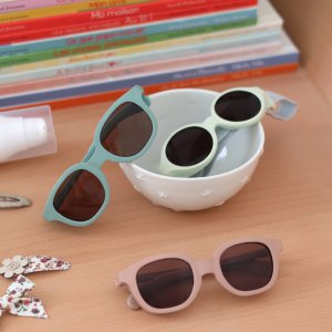 Lunettes de soleil 9-24 mois square vert sauge Beaba