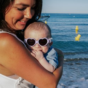 Lunettes de soleil bébé 0-9 mois anti uv baby heart lilas Beaba