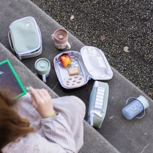 Trousse à goûter isotherme faro 2,7 l vert de gris Beaba