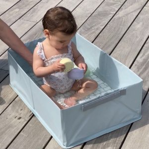 Jouets de bain bébé empilables gigognes en silicone multicouleurs Beaba