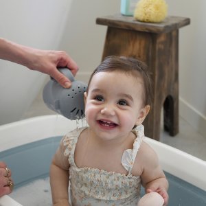 Rince tête bébé en silicone galet Beaba