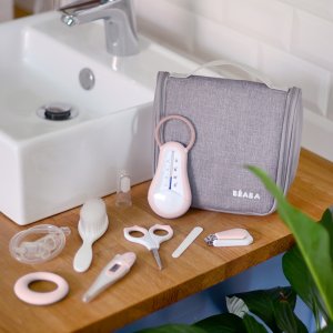 Trousse de toilette nomade 10 accessoires vieux rose Beaba