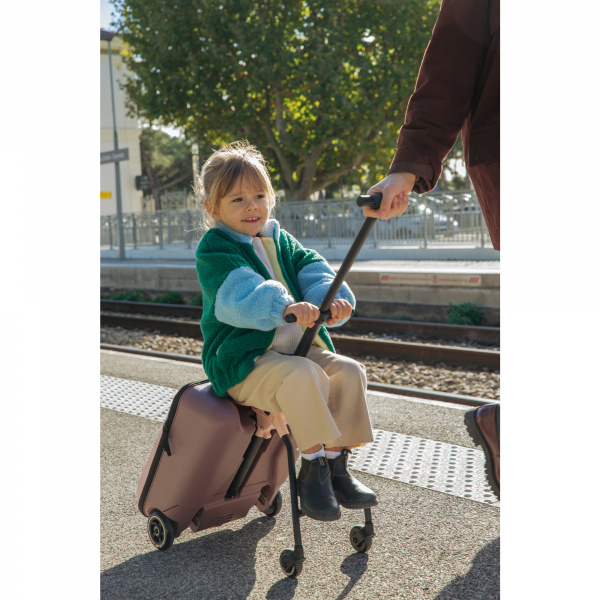 Valise cabine enfant avec assise luggage eazy 22l guimauve Beaba
