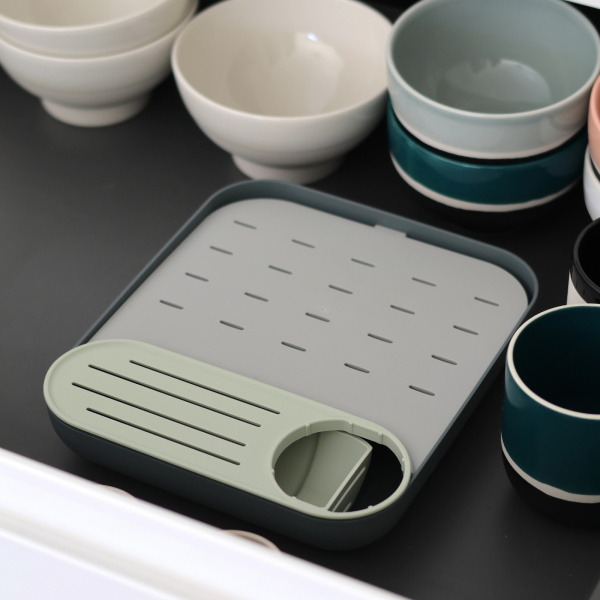 Égoutte biberons forêt vert de gris et gris minéral Beaba