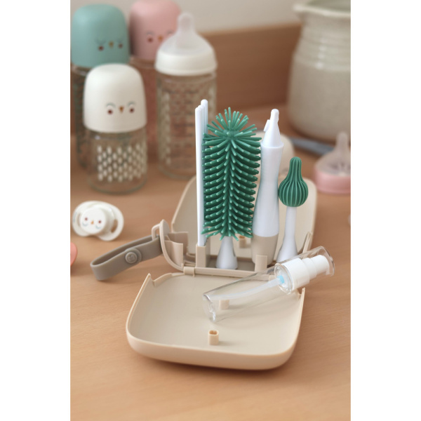 Set de nettoyage biberons nomade avec égouttoir argile Beaba