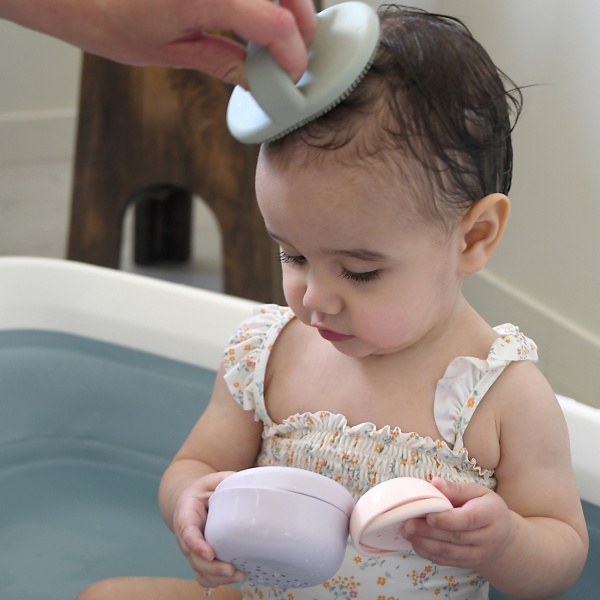 Brosse bébé silicone spéciale croûtes de lait vert de gris Beaba