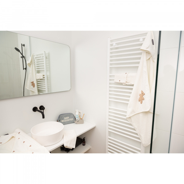 Sortie de bain avec gant 80x80 teddy + thermomètre de bain lotus green blue + trousse de toilette hygge grise Beaba