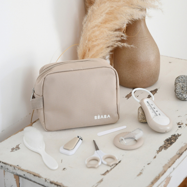 Trousse de toilette nomade 7 accessoires terre d'argile Beaba