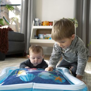 Tapis d'éveil et matelas à eau découverte de l'océan Baby einstein