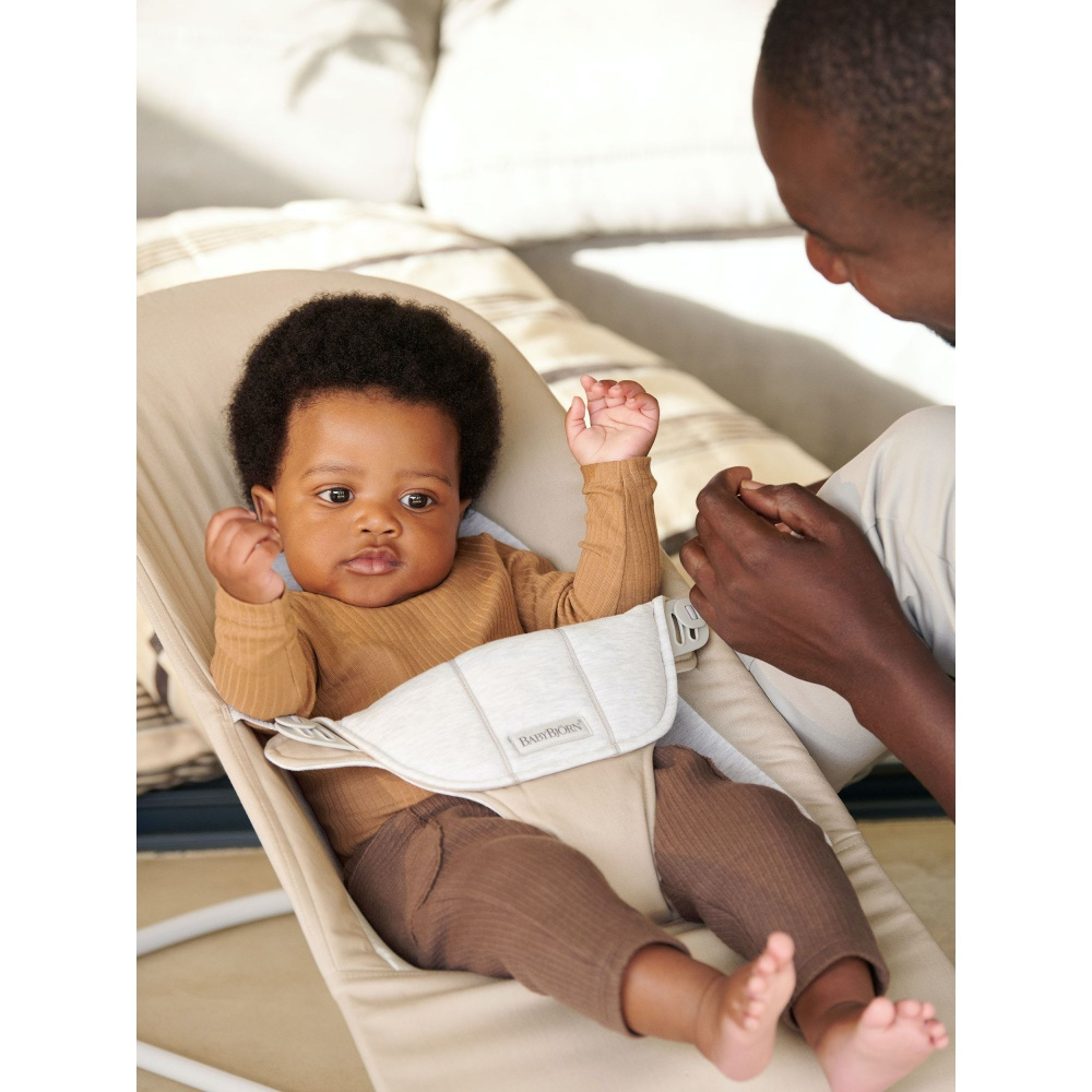 Transat bébé balance soft coton et jersey beige et gris cadre gris clair de  Babybjorn sur allobébé