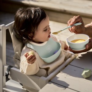 Coffret repas avec bavoir vert pastel Babybjorn