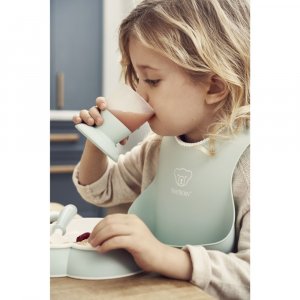 Coffret repas avec bavoir vert pastel Babybjorn