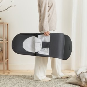 Transat bébé balance soft coton et jersey gris foncé et gris Babybjorn