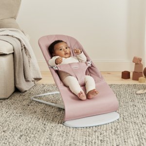 Transat bébé bliss coton matelassé pétale rose poudré Babybjorn