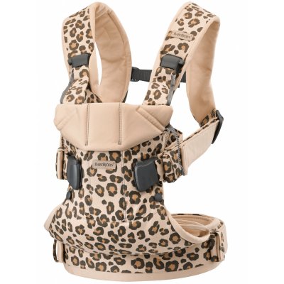BABYBJORN Porte bébé one coton beige léopard