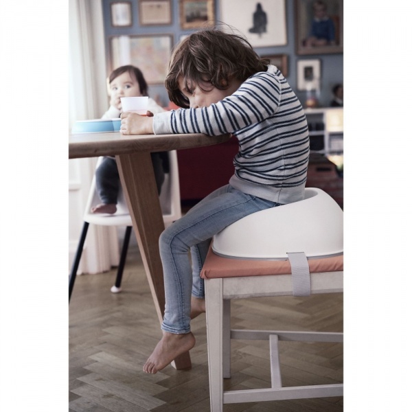 Rehausseur de chaise blanc Babybjorn