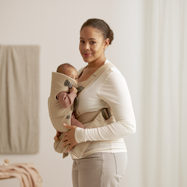 Porte-bébé mini tissé beige Babybjorn