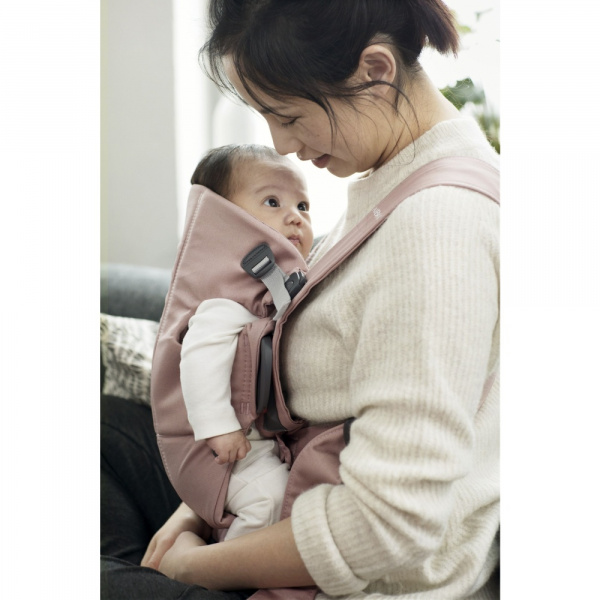 Porte bébé mini coton vieux rose Babybjorn