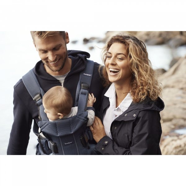 Porte bébé one air mesh 3d bleu marine Babybjorn
