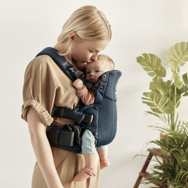 Porte bébé harmony mesh 3d bleu marine Babybjorn