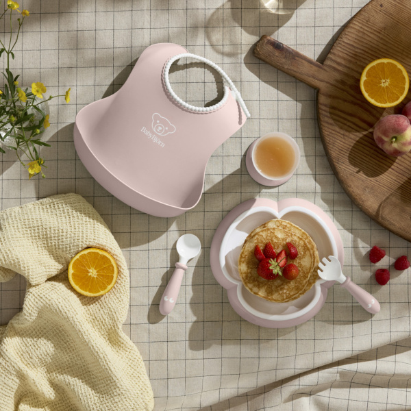 Coffret repas avec bavoir rose pastel Babybjorn