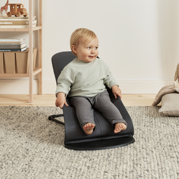 Transat bébé balance soft coton et jersey gris foncé et gris Babybjorn