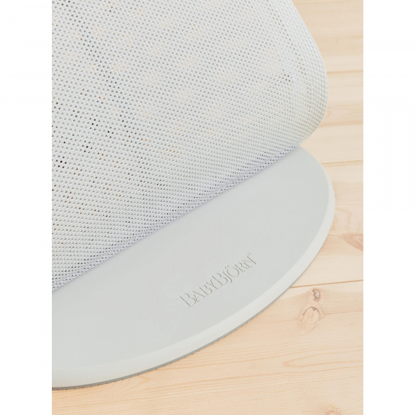 Transat bébé balance soft vert sauge et gris clair Babybjorn