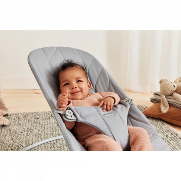 Pack transat bliss tissé matelassage pétale gris sable avec arche de jeux yeux espiègles Babybjorn