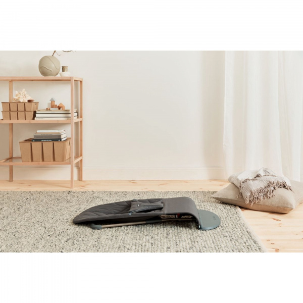 Pack transat bliss tissé matelassage pétale gris sable avec arche de jeux yeux espiègles Babybjorn
