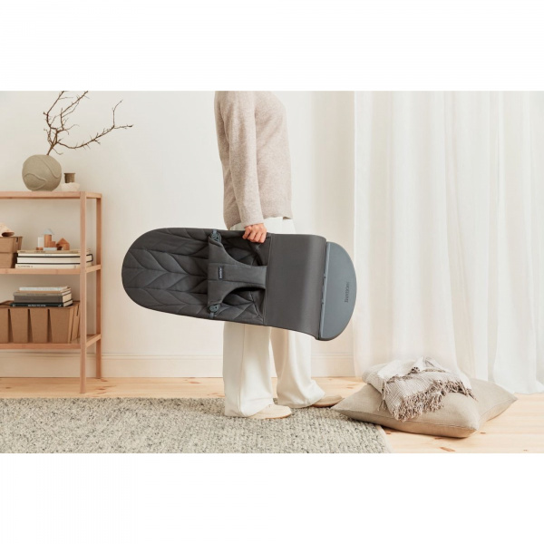 Pack transat bliss tissé matelassage pétale gris sable avec arche de jeux yeux espiègles Babybjorn