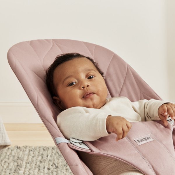 Transat bébé bliss coton matelassé pétale rose poudré Babybjorn