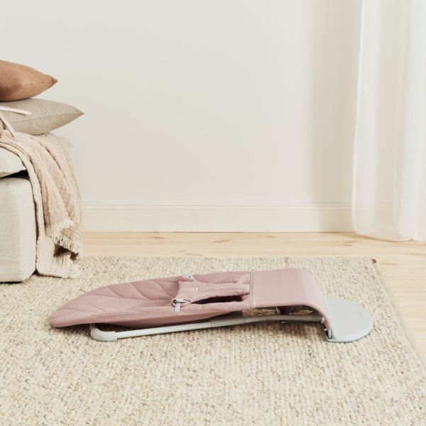 Transat bébé bliss coton matelassé pétale rose poudré Babybjorn
