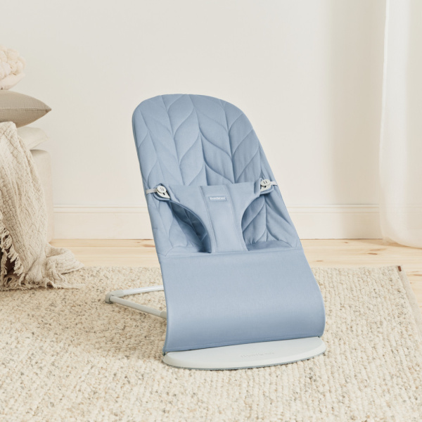 Transat bébé bliss coton matelassé pétale bleu Babybjorn