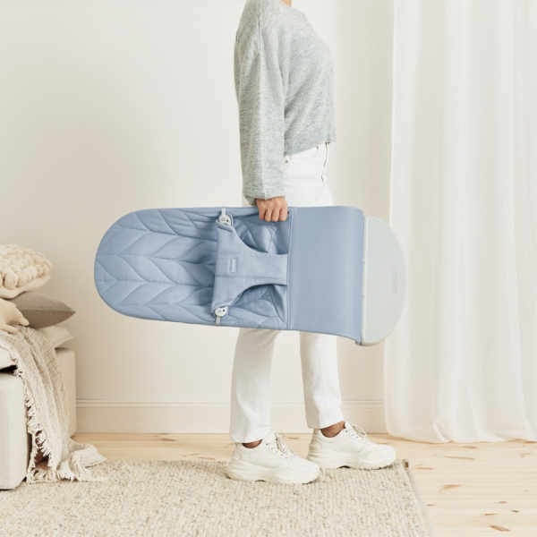 Transat bébé bliss coton matelassé pétale bleu Babybjorn