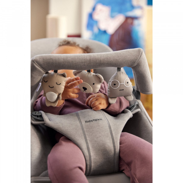 Arche pour transat amis doux tons neutres Babybjorn