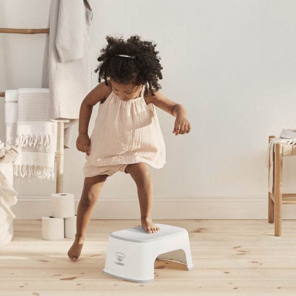 Marche pied enfant blanc et gris Babybjorn
