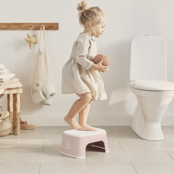 Marche pied enfant rose pastel et blanc Babybjorn