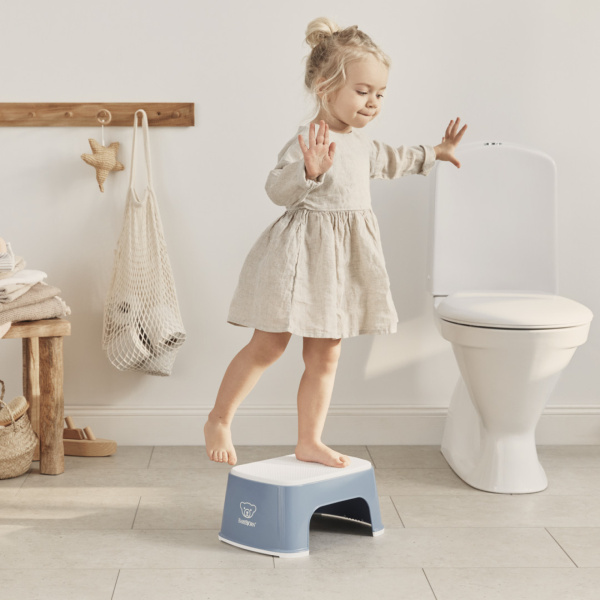 Marche pied enfant bleu profond et blanc Babybjorn
