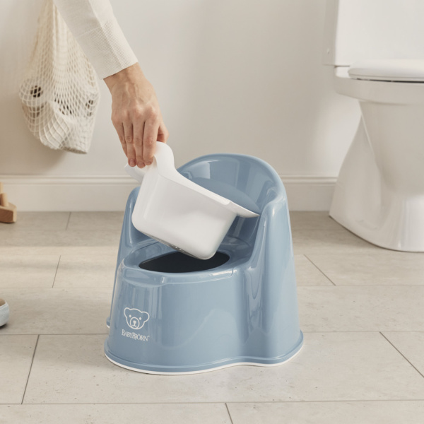 Pot fauteuil bleu profond et blanc Babybjorn