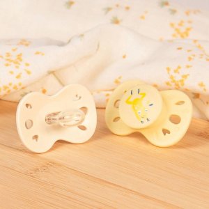 Lot de 2 sucettes anatomiques 0-6 mois animaux Biolane