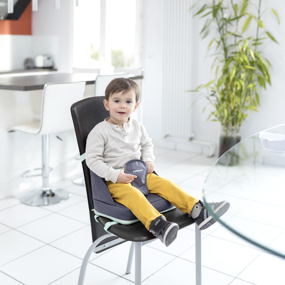 Réhausseur de chaise up and go grey de Babymoov sur allobébé