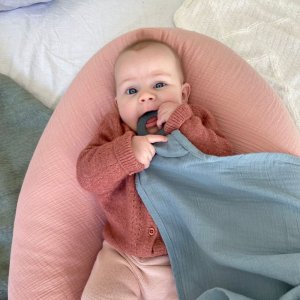 Cape d'allaitement mom'n play Babymoov