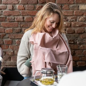 Cape d'allaitement mom'n play Babymoov