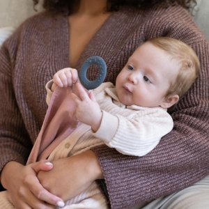 Cape d'allaitement mom'n play Babymoov