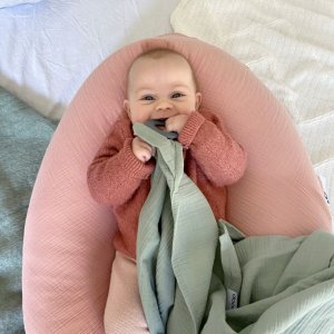 Cape d'allaitement mom'n play Babymoov